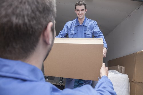 Removal van service for homes in Friern Barnet